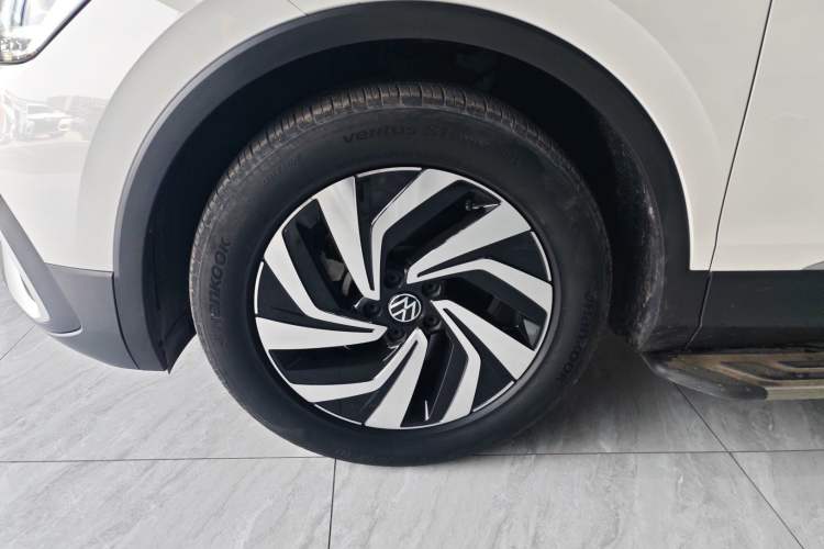 Used Volkswagen Tiguan L 2022 330TSI Automatic Two-Wheel Drive Smart Edition Left Front Wheel Hub