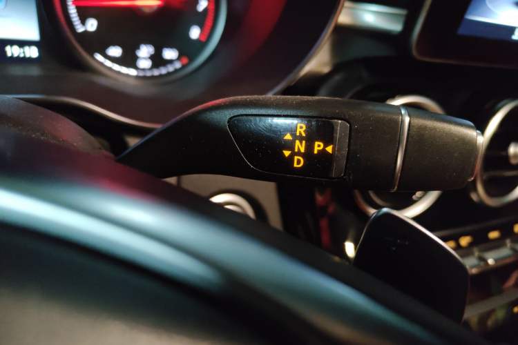 Used Mercedes-Benz C-Class 2018 C 200 Sport Edition Gear Lever