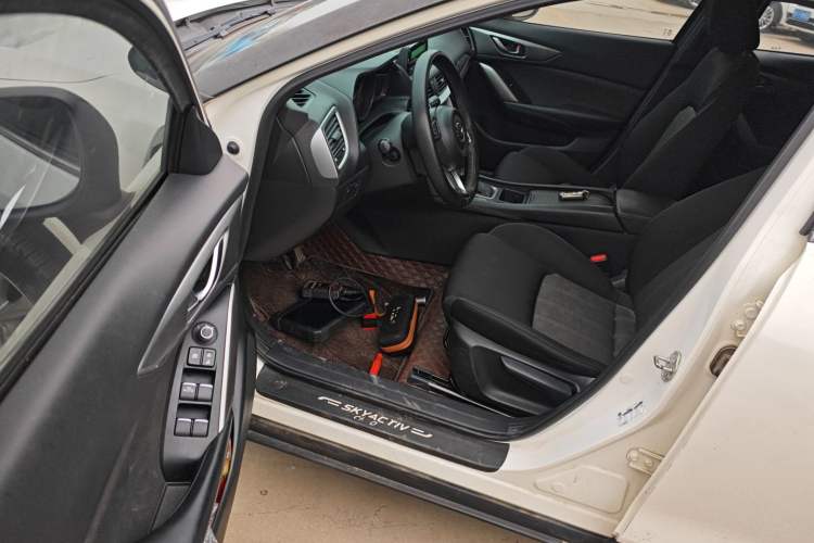 Used Mazda CX-4 2018 2.0L Automatic Two-Wheel Drive Blue Sky Dynamic Version China VI Standard
