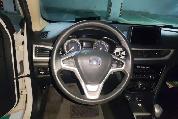 Used CHANGAN Alsvin V7 2016 1.6L Manual Enjoyment Model China V Standard
