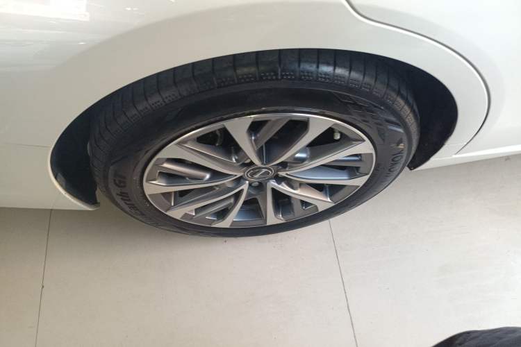 Used Lexus ES 2021 200 Excellence Edition
