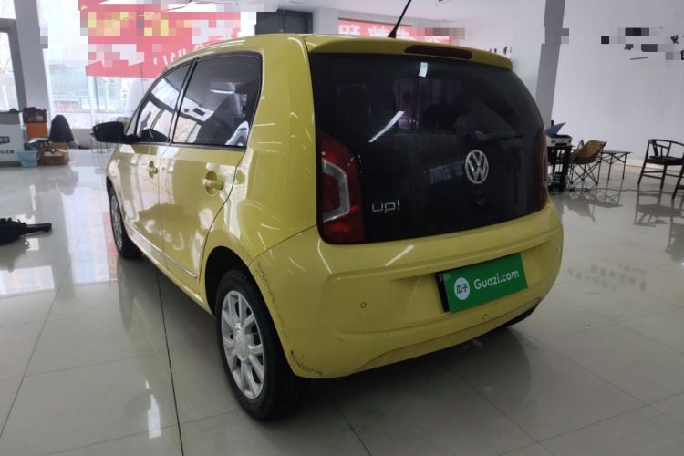 Used Volkswagen up! 2015 1.0L go high!

