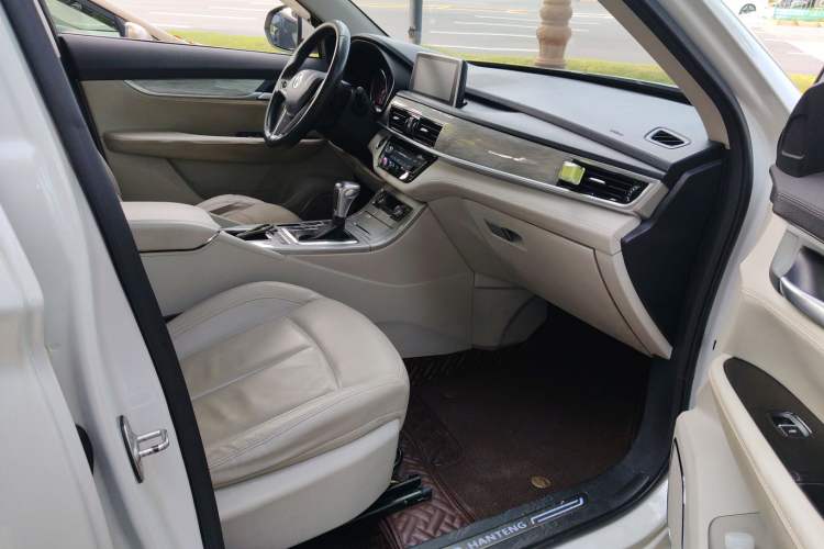 Used Hanteng X5 2018 1.5T CVT Luxury Edition Right Front Seat