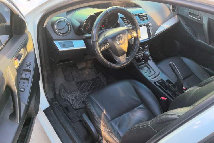Used Mazda Mazda 3 2013 Sedan 1.6L Automatic Elite Model
