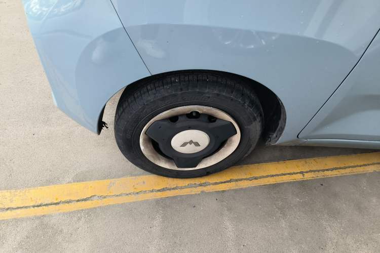 Used Wuling Hongguang MINIEV 2022 Zizai Version Lithium Iron Phosphate Left Front Wheel Hub