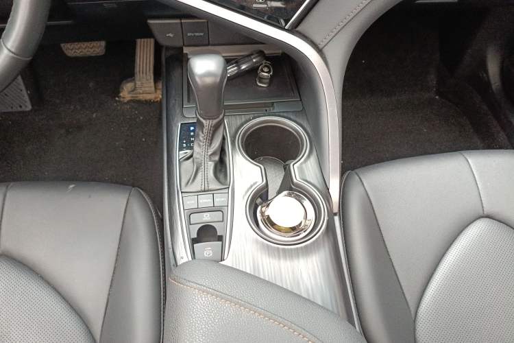 Used Toyota Camry 2021 2.5G Luxury Edition Gear Lever