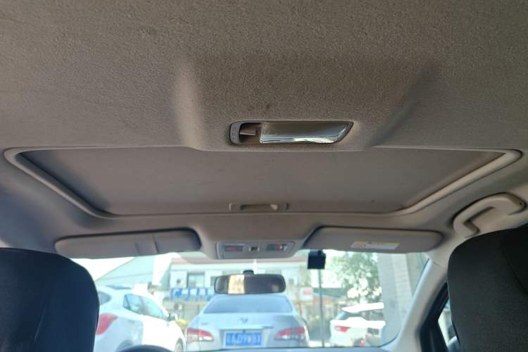 Used Nissan Tiida 2016 1.6L CVT Cool Dynamic Edition