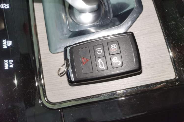 Used Land Rover Range Rover Evoque 2023 Aurora L 249 PS Luxury Edition