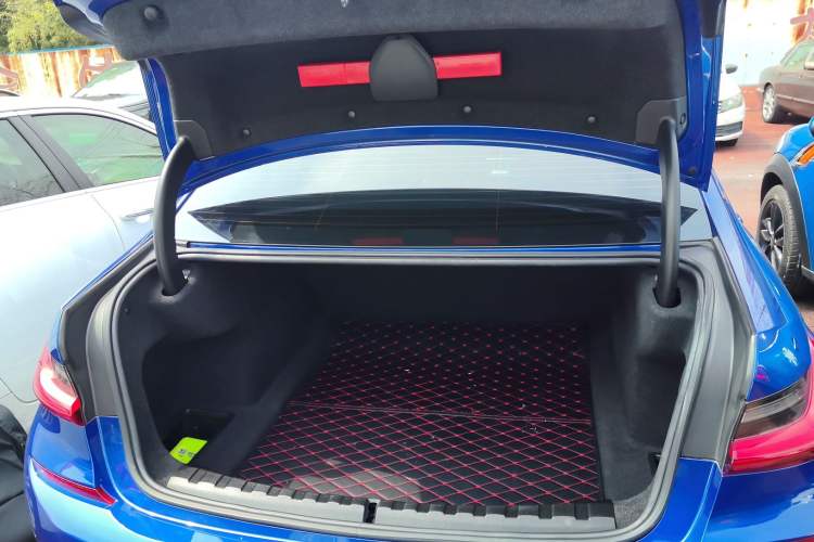 Used BMW 3 Series 2021 Second Facelift 325Li M Sport Package
