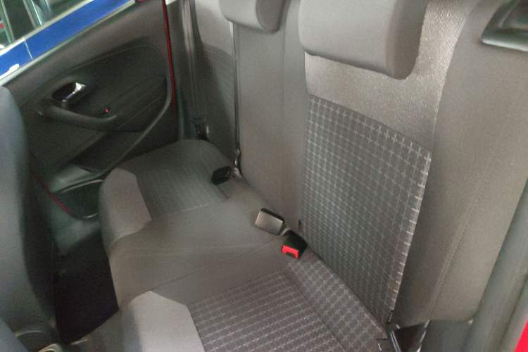 Used Volkswagen Polo 2016 1.6L Automatic Comfort Model