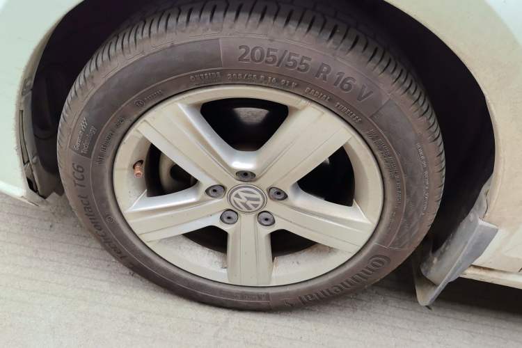 Used Volkswagen Golf 2018 1.6L Automatic Fashion Model