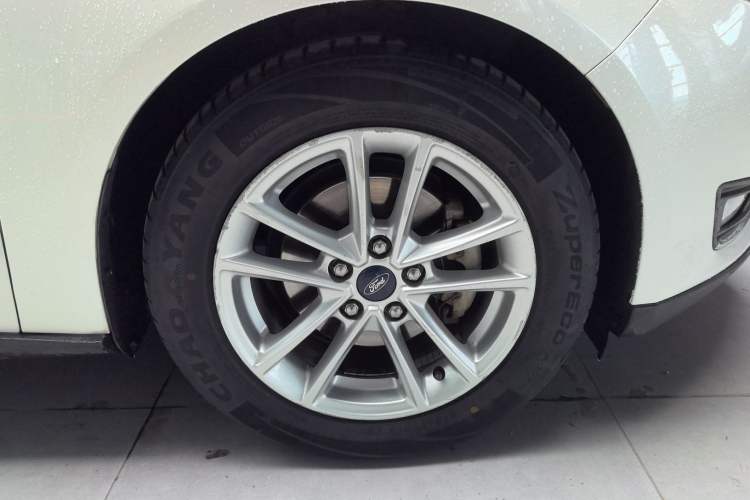Used Ford Focus 2015 Hatchback EcoBoost 180 Automatic Elite Model Right Rear Wheel Hub