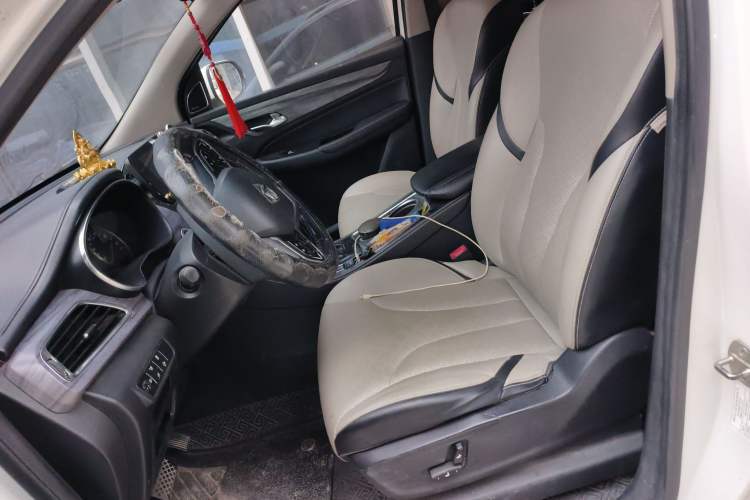 Used Baojun 730 2017 1.5T DCT Flagship Model 7 Seats China V Emission Standard