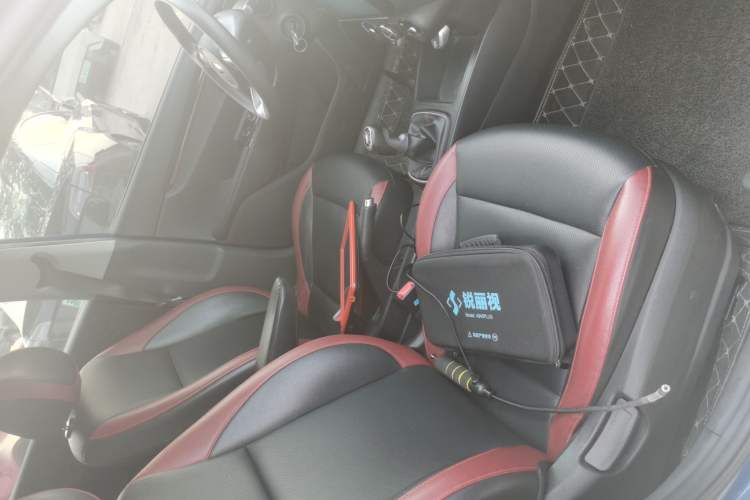 Used Kia KX Cross 2017 1.4L MT GLS Right Front Seat