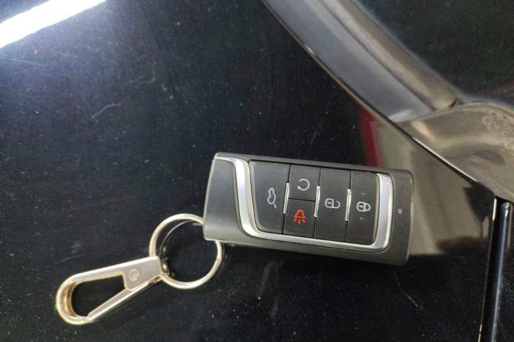 Used GAC Trumpchi GS8 2020 390T Two-Wheel Drive Luxury Smart Connectivity Version (7 Seats) Vehicle Key