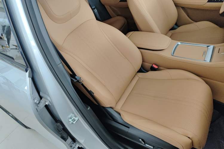 Used Geely Galaxy L7 2025 EM-i 115km Exploration+ Edition Right Front Seat