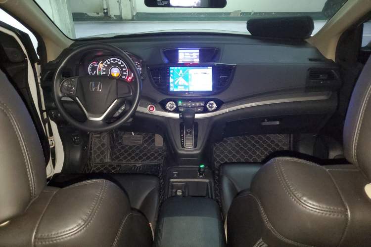 Used Honda CR-V 2015 2.0L two-wheel drive Fashion Edition Interior 2