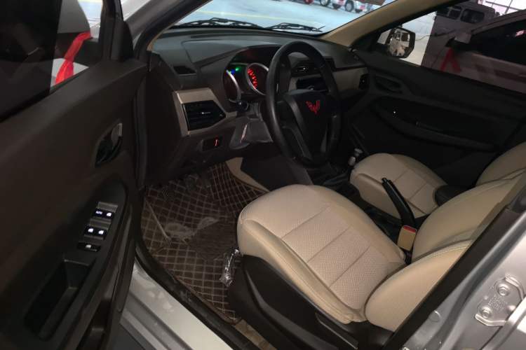 Used Wuling Hongguang 2021 1.5L Revised S Standard Version Hydraulic-Power-Assisted LAR