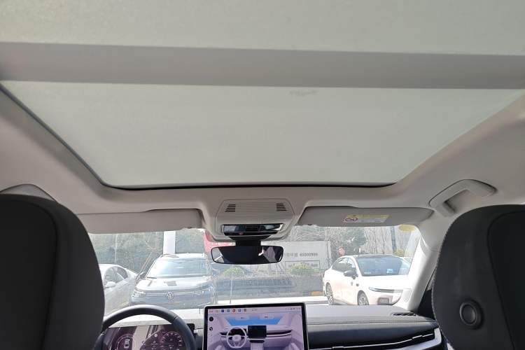 Used Volkswagen Sagitar 2026 Model L 300TSI DSG Luxury Version Headliner