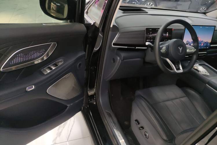 Used VOYAH Dream 2026 Model PHEV Qiankun Ultra