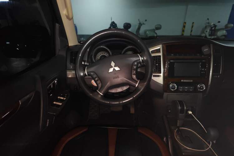 Used Mitsubishi Pajero 