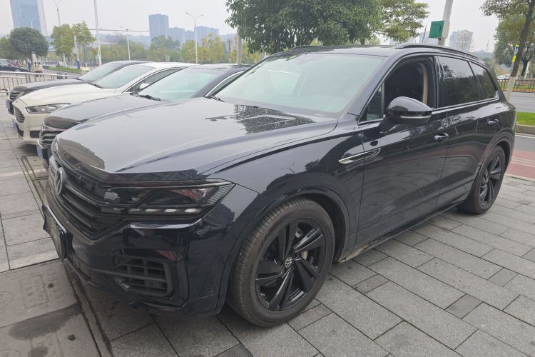 Used Volkswagen Touareg 2022 3.0 TSI Luxury Edition Black Diamond Sport Package