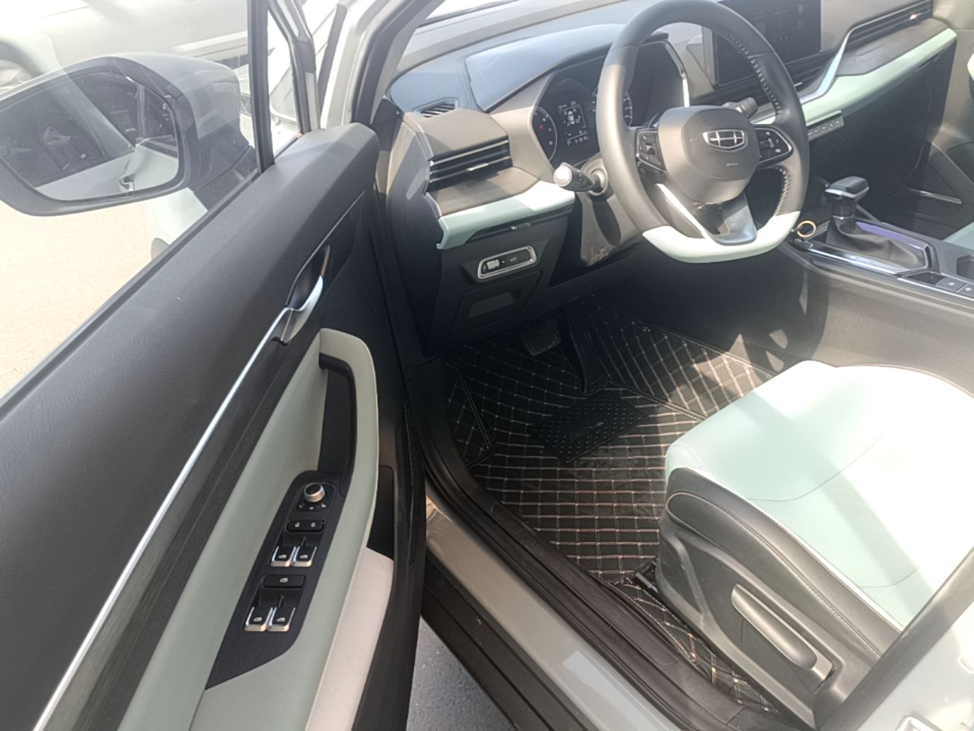 Geely Auto Emgrand S 2022 1.4T CVT Crossover Player Edition — снимка 18