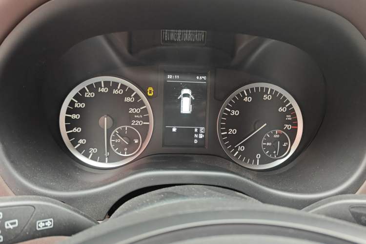 Used Mercedes-Benz Vito 2018 2.0T Elite Version 7 Seats China VI Emission Standard
