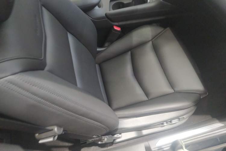 Used Cadillac XT5 2018 28E Four-Wheel Drive Tech Version