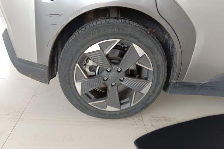 Used AION Y 2022 70 Intelligent Edition Lithium Iron Phosphate Right Rear Wheel Hub