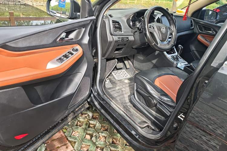 Used Baojun 560 2016 1.8L iAMT Elite Edition