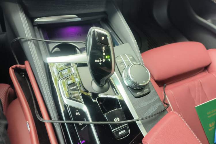 Used BMW 5 Series 2023 530Li Luxury Edition M Sport Package Gear Lever