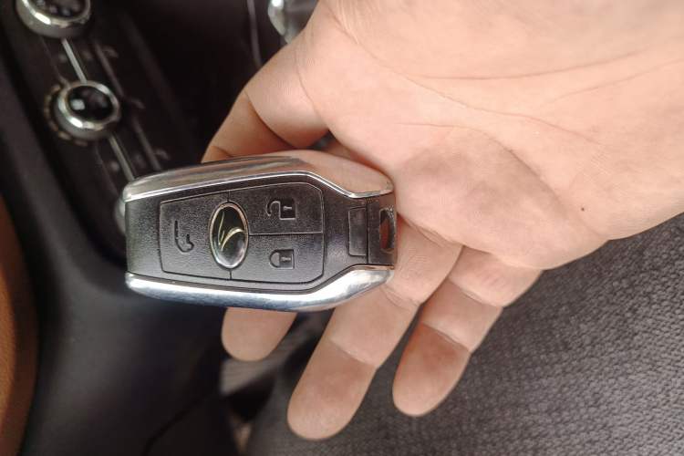 Used Soueast DX7 2016 1.5T Manual Triumph Edition Vehicle Key