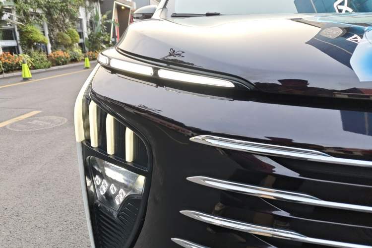 Used FORTHING Xinghai V9 2024 1.5TD 200km Qingyunti Series Premium Version Right Front Headlight