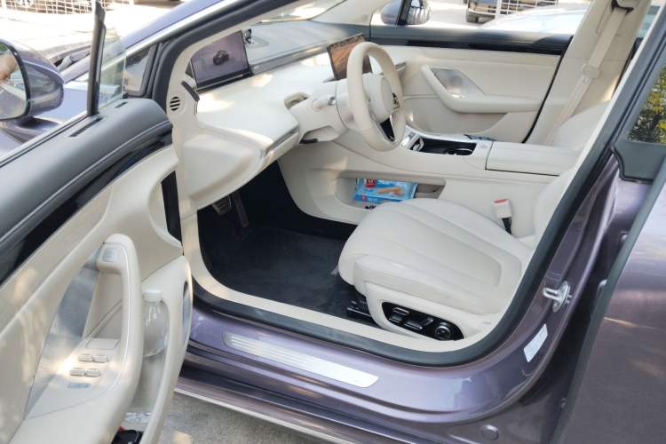 Used Hima Luxeed S7 2025 855 km Max