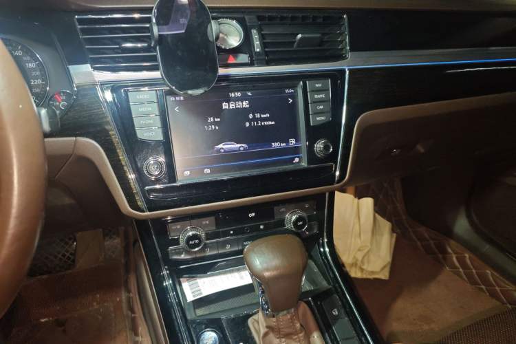 Used Volkswagen Phideon 2016 380TSI Two-Wheel-Drive Supreme Edition
