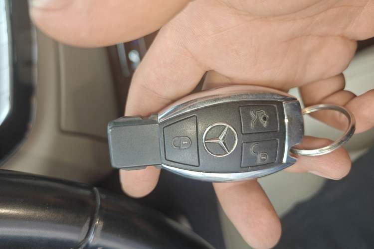 Used Mercedes-Benz S-Class 2010 S 300 L Business Model Vehicle Key