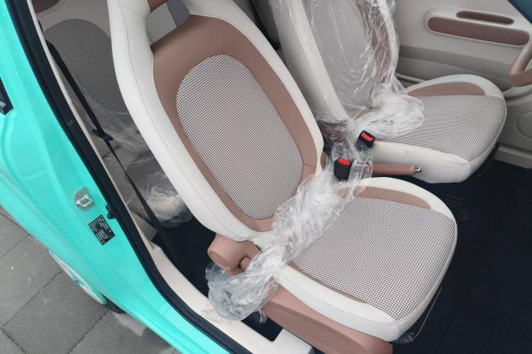 Used Bestune Pony 2026 222km Colorful Horse Right Front Seat