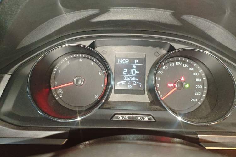 Used Volkswagen Bora 2016 1.6L Automatic Fashion Model