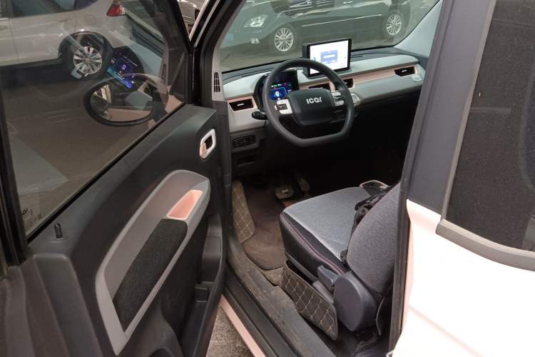 Used Chery New Energy QQ Ice Cream 2022 170km Sundae Phosphate Lithium-Ion