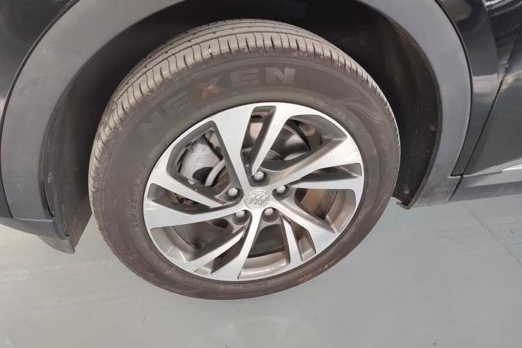 Used Buick Envision 2020 Encore S 652T Two-Wheel Drive Luxury Model
