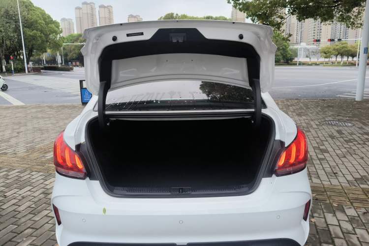 Used MG 5 2023 180 DVVT CVT Luxury Edition Trunk