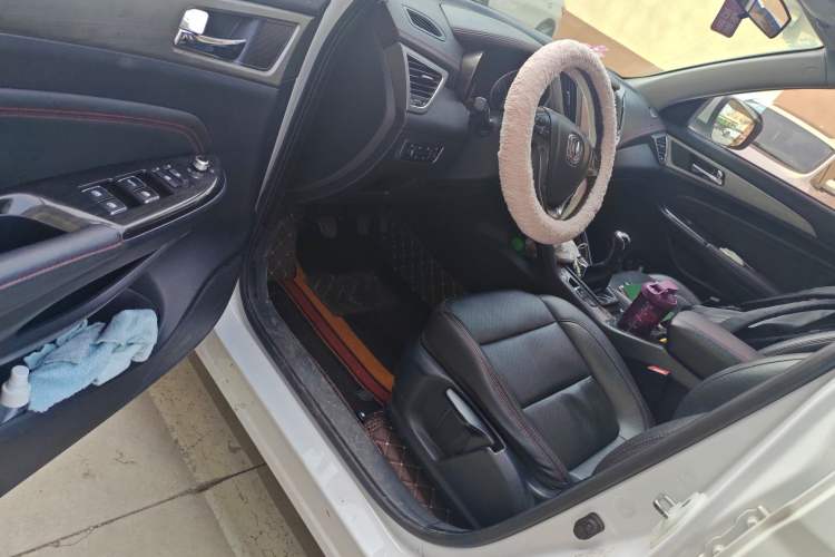 Used CHANGAN CS75 2017 Shangku Edition 1.5T Manual ZhiXiang Model
