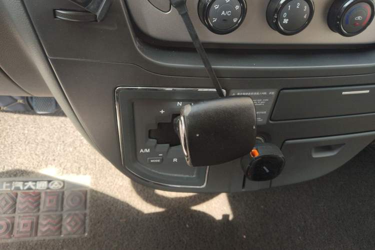 Used SAIC MAXUS Xintu V80 