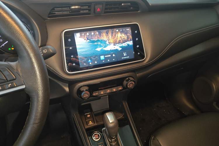 Used Nissan Kicks 2022 1.5L CVT XV Luxury Edition Audio And AC Panel