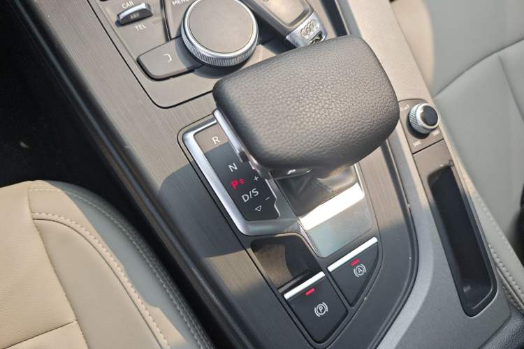 Used Audi A4L 2017 40 TFSI Ambition Edition Gear Lever