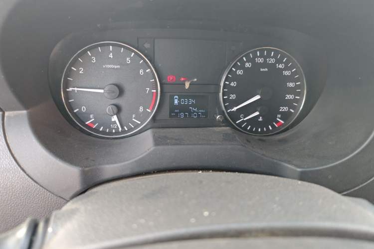 Used JAC Refine M3 2018 1.6L Express Edition 7-Seater Odometer Close Up