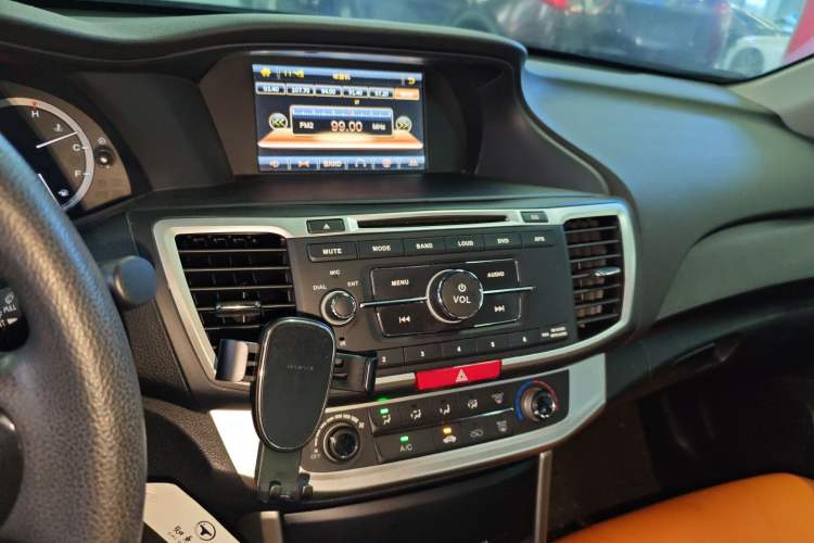 Used Honda Accord 2015 2.0L LX Comfort Edition Audio And AC Panel