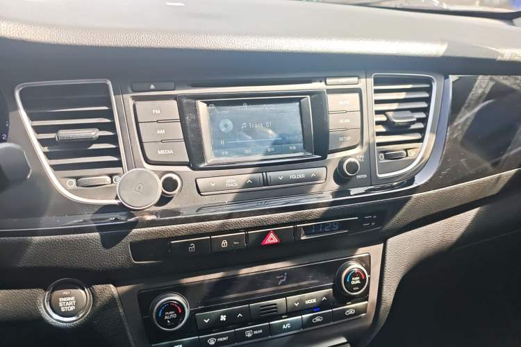 Used Hyundai Mistra 2014 1.8L Automatic Smart GLS
