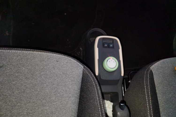 Used Chery QQ Ice Cream 2022 120km Conical Shape Lithium Iron Phosphate